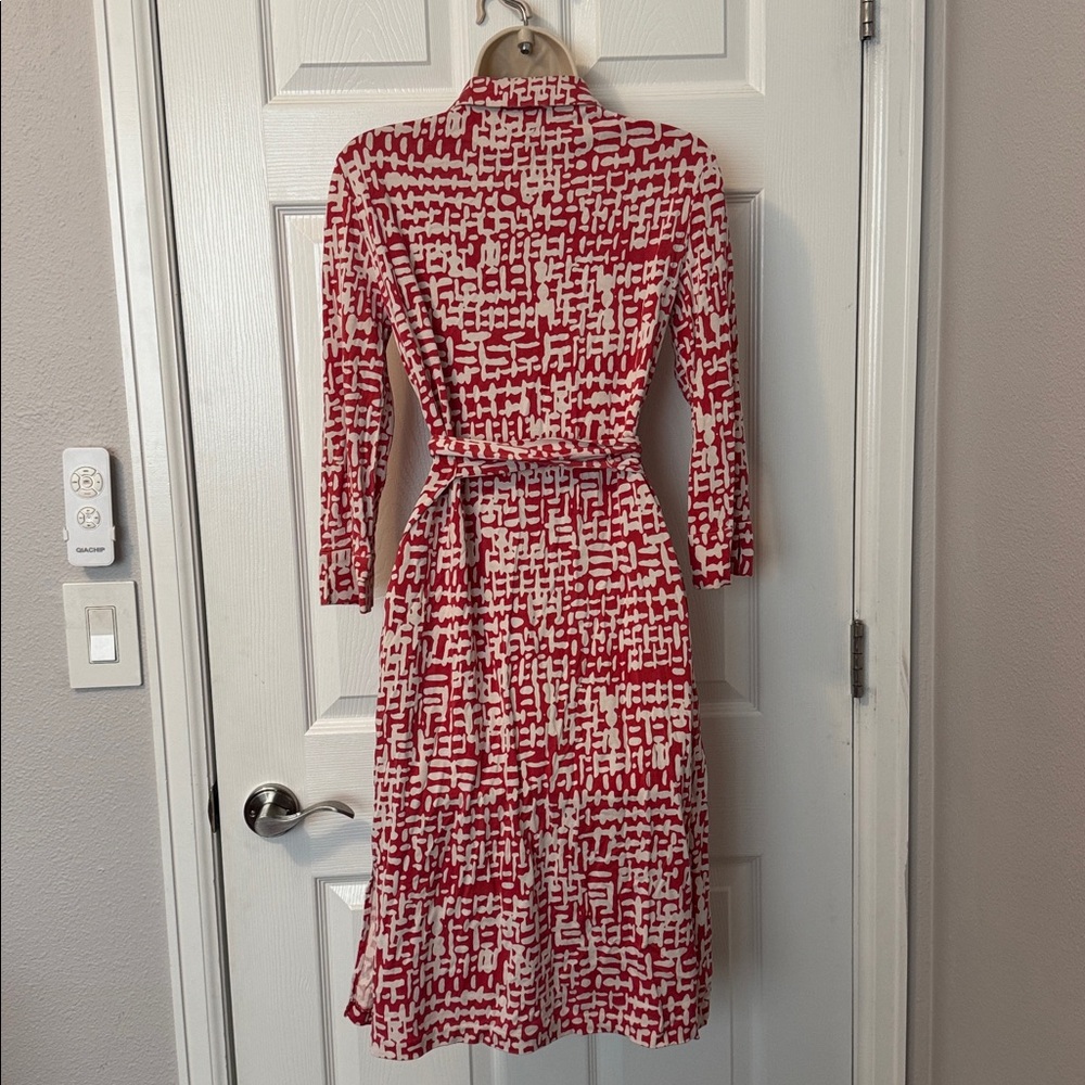 Diane VonFurstenberg vintage wrap dress size 6. - Picture 4 of 6
